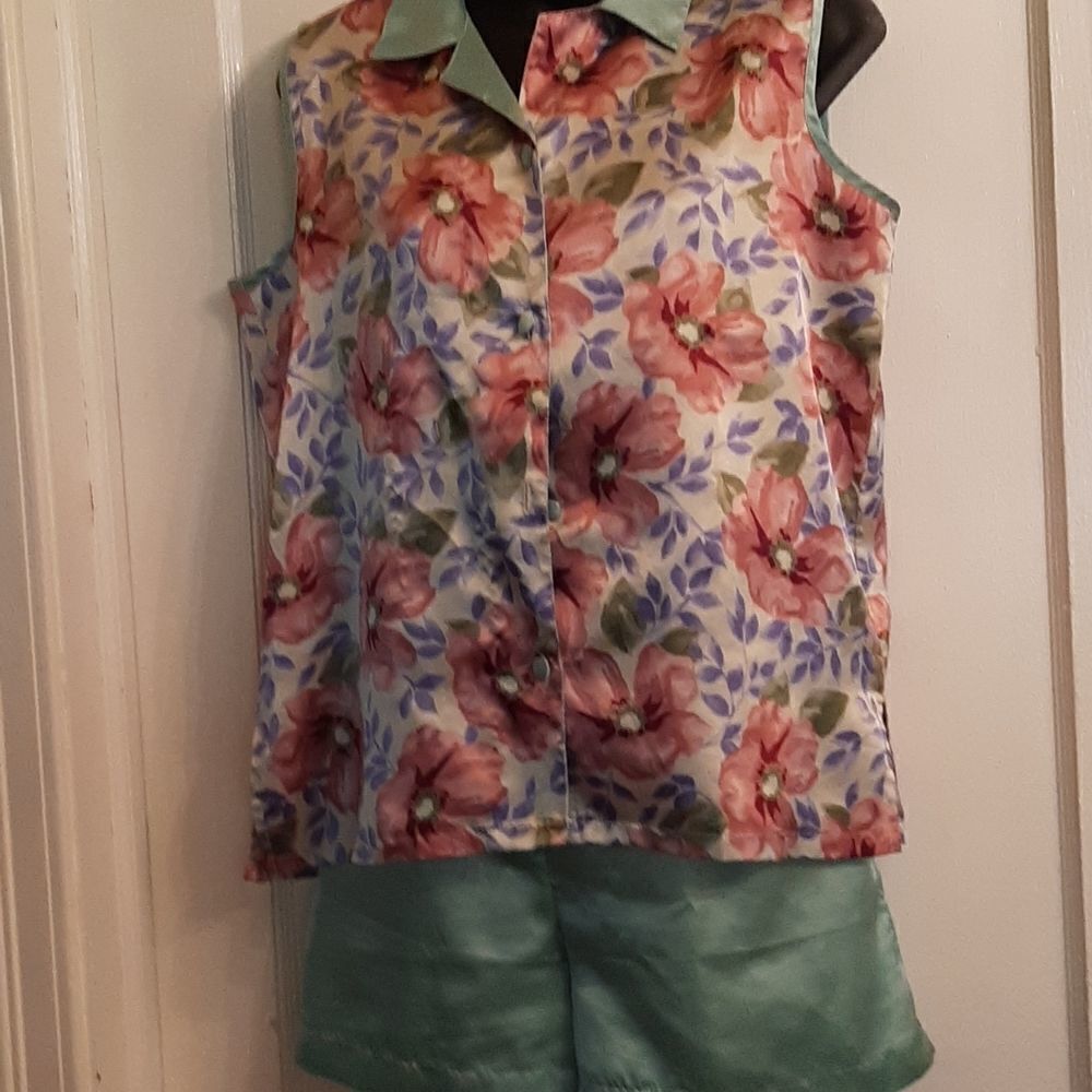 Winlar sleeveless and shorts PJ